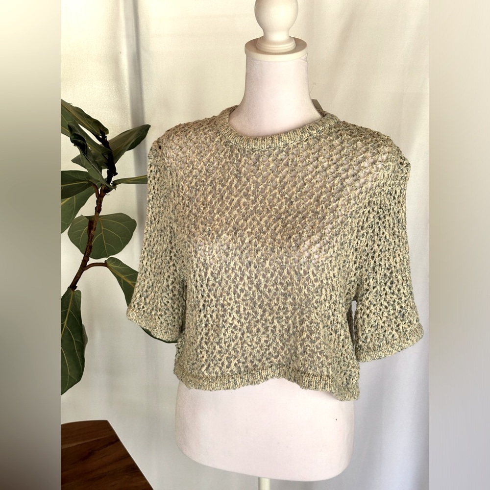 Forever 21 Blue/White Crocheted Knit Cropped Sweater Short Sleeve size M. NWT.